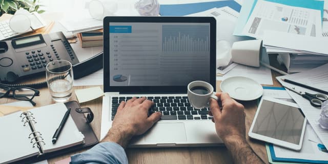 Digital Minimalism: Reclaiming Your Focus in a Noisy Online World